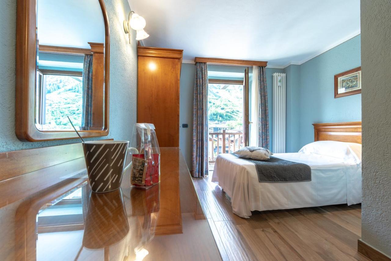 Hotel Du Glacier La Thuile Zewnętrze zdjęcie