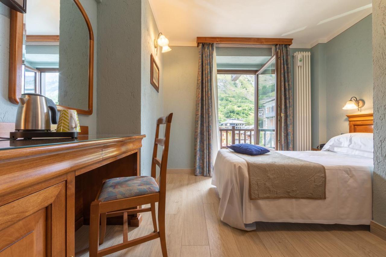 Hotel Du Glacier La Thuile Zewnętrze zdjęcie